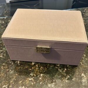 Light grey jewelry box